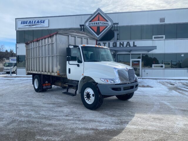 2016 International 4300 4×2 - Lewis Motor Sales Inc.
