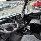 2027 International HX620 6&times;4 - photo 6 of 7